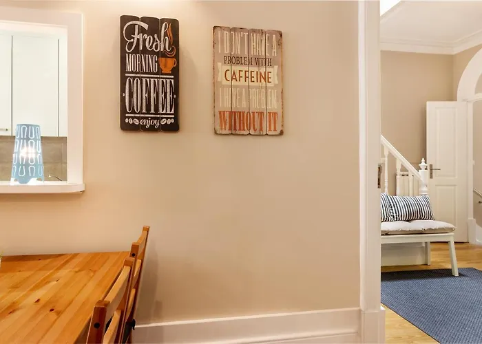 Fishtail Sea House 호스텔 *